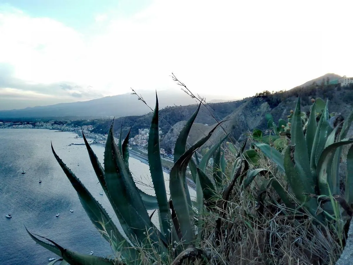 Villa La terra dei ciliegi tra l'Etna e il mare di Taormina Piedimonte Etneo Italia