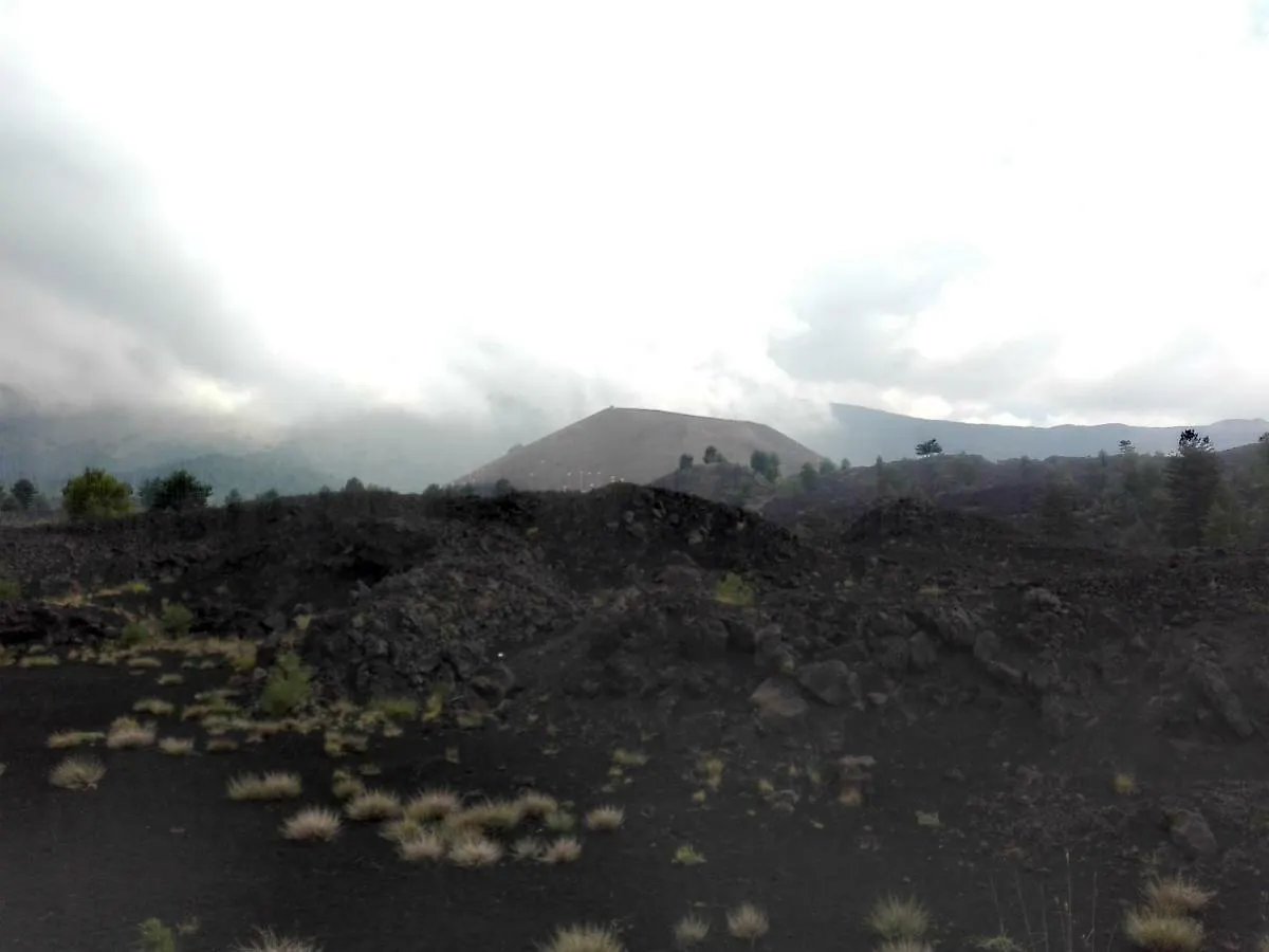Villa La terra dei ciliegi tra l'Etna e il mare di Taormina Piedimonte Etneo 0*,  Italia