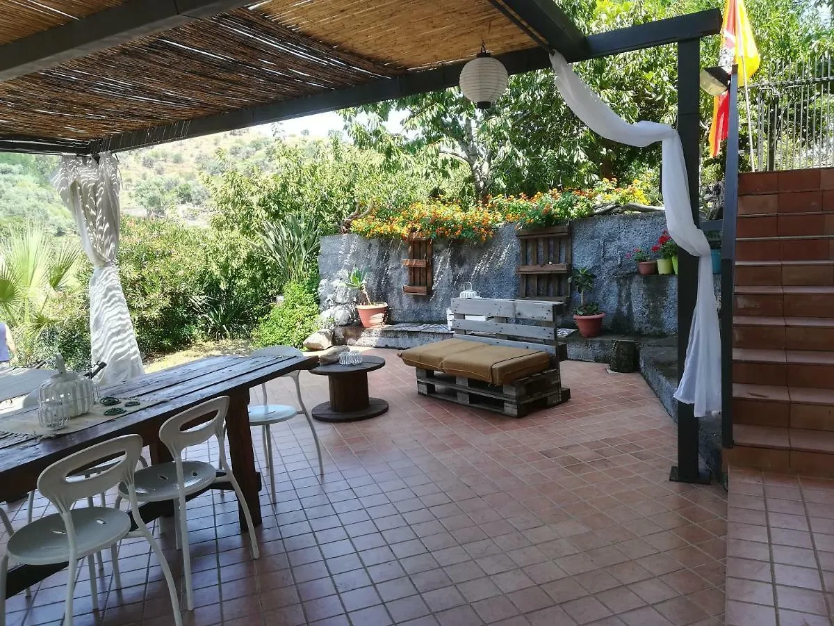 Villa La terra dei ciliegi tra l'Etna e il mare di Taormina Piedimonte Etneo